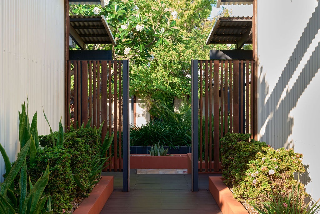 Image of the entrance area to the Courtyard Suite
