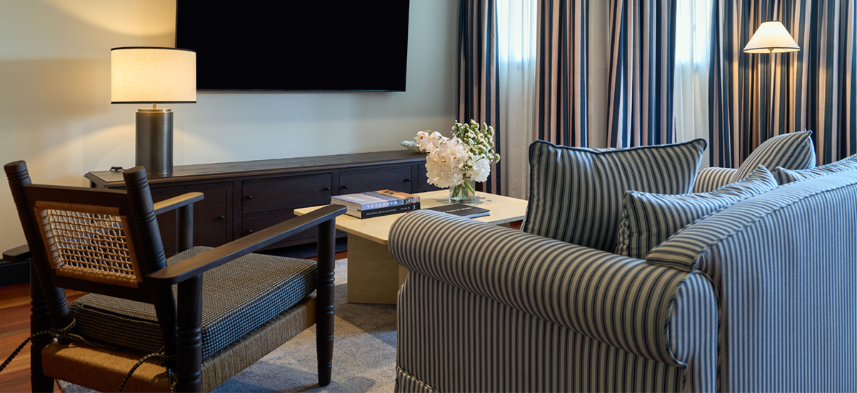 The lounge area in the Master Pearler Suite