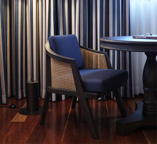 Image of the desk area of the Master Pearler's suite